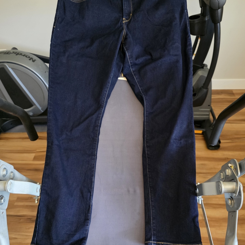 Straight-Leg Women's Jeans in Deep Indigo